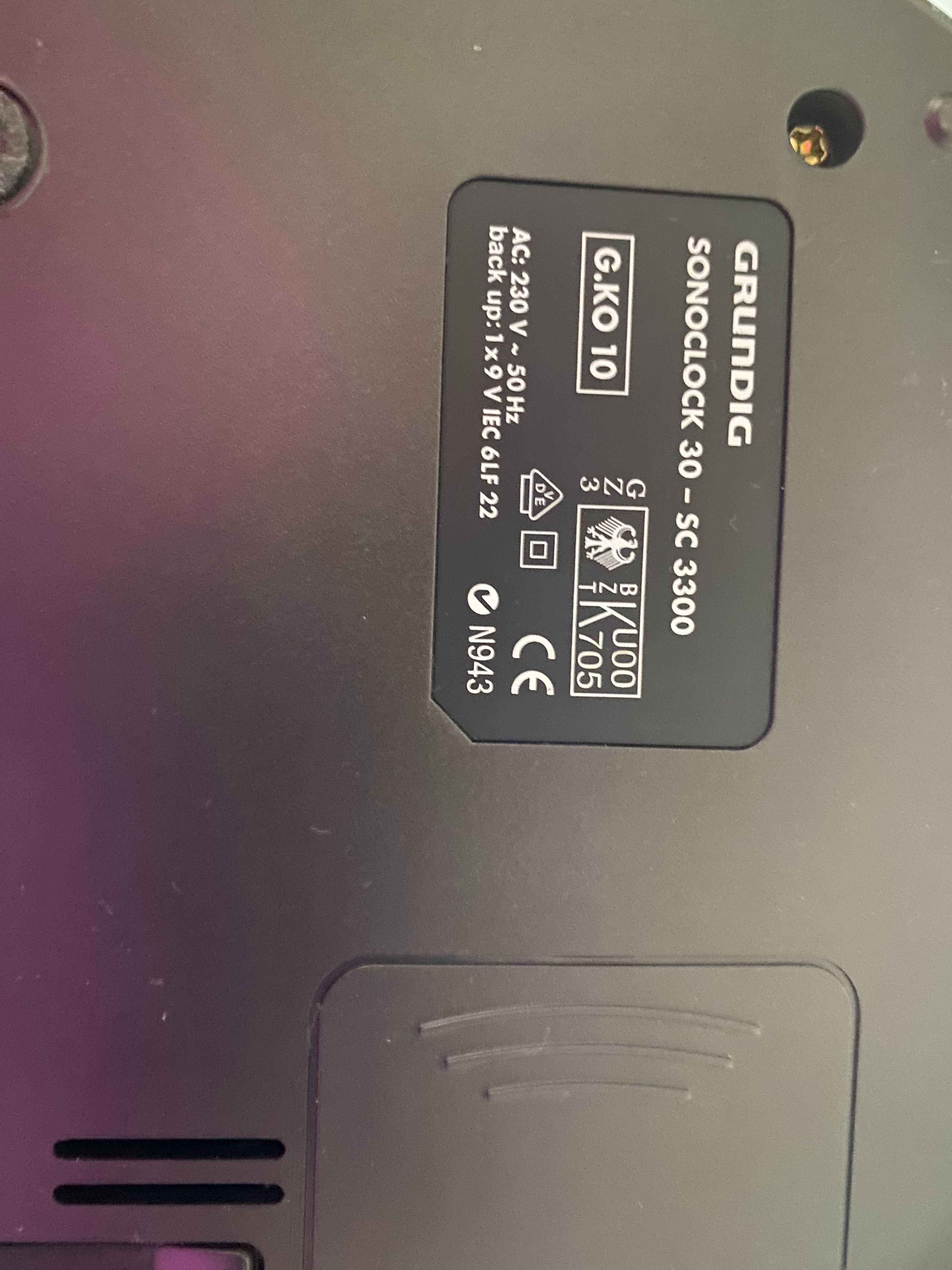 Rádio despertador Grundig