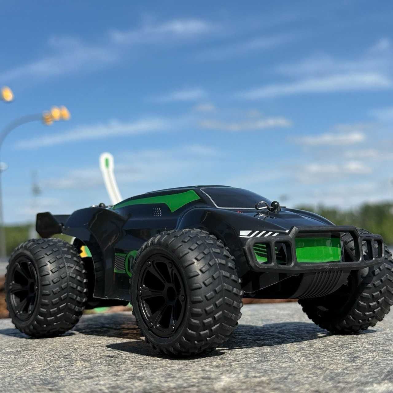Джип на радіоуправлінні TITAN Зелений. Машинка на пульті управління