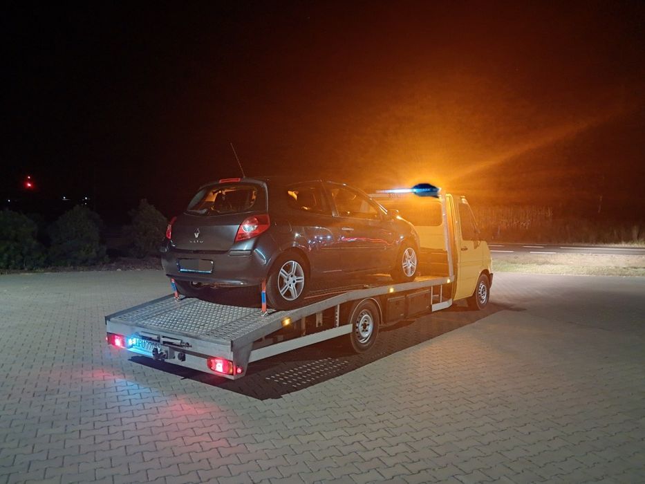 Pomoc Drogowa 24/7, Usługi Autolawetą, Laweta, Holowanie