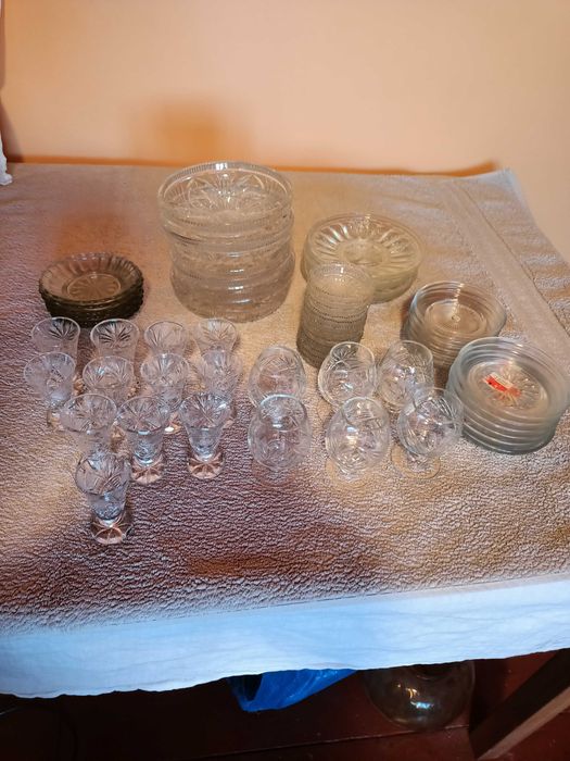 Kryształy, szkło powojenne.