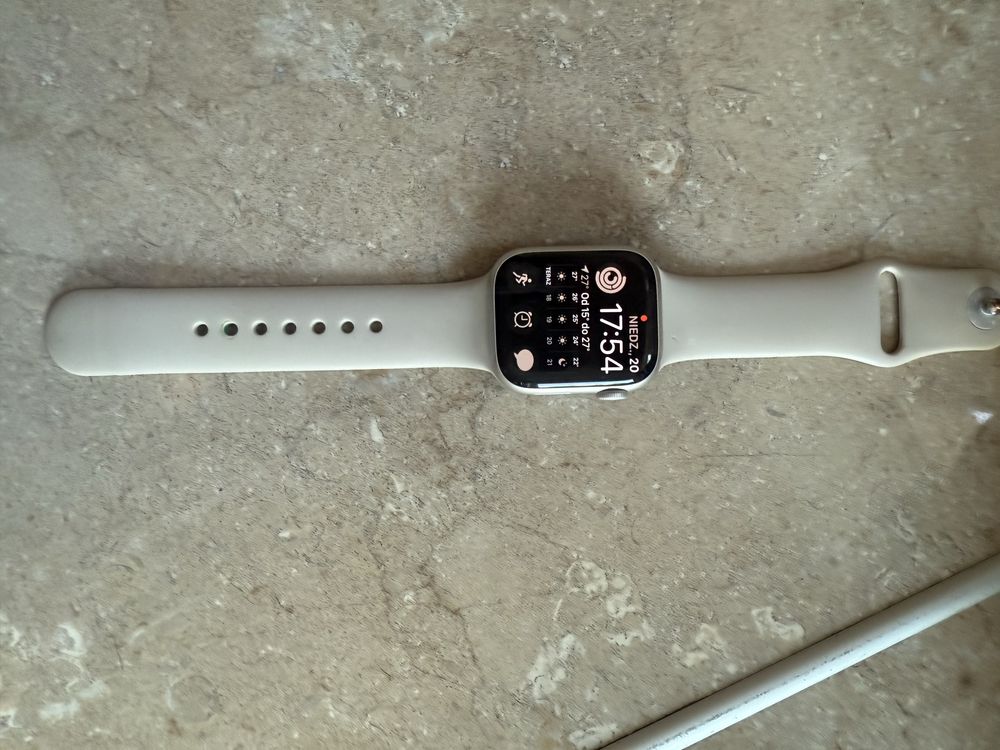 Smartwatch Apple Watch Seri8 GPS 41MM BEŻOWY + ŁADOWARKA