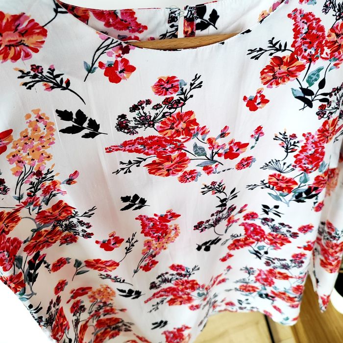 Bluzka koszula biała w kwiaty 40 L Greenpoint elegancka floral