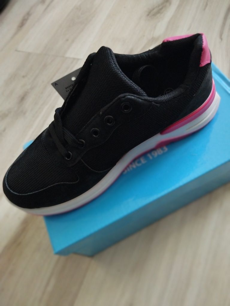 Buty sportowe damskie