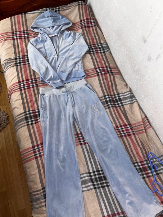 Оригінальний костюм juicy couture  зі стразами