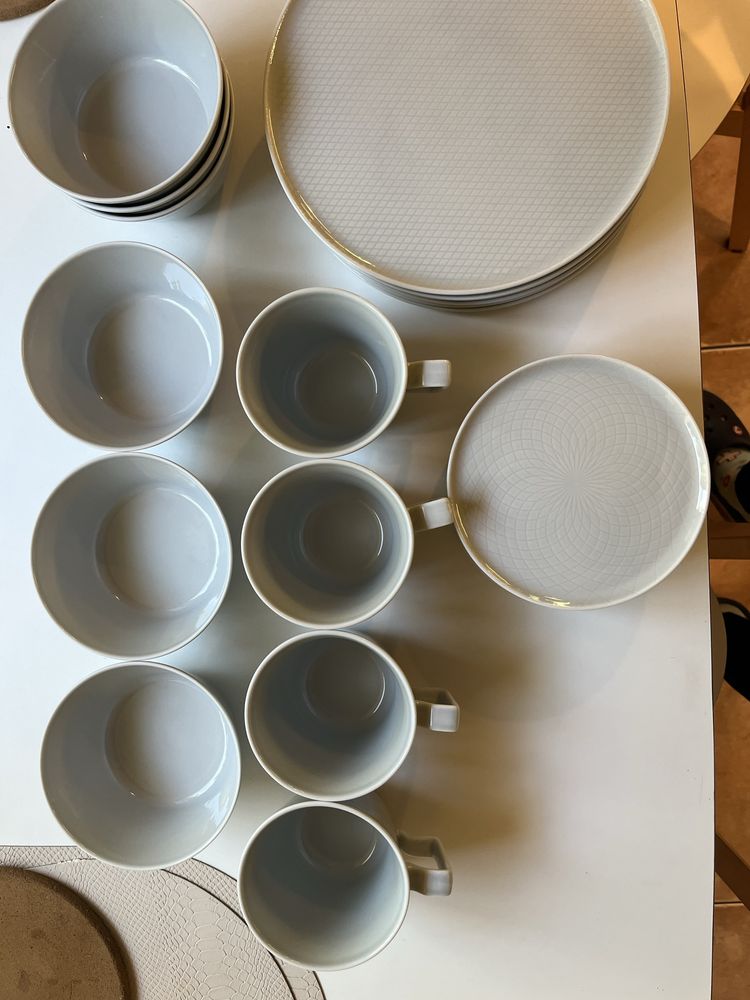 Sprzedam serwis obiadowy ikea-komplet naczyń