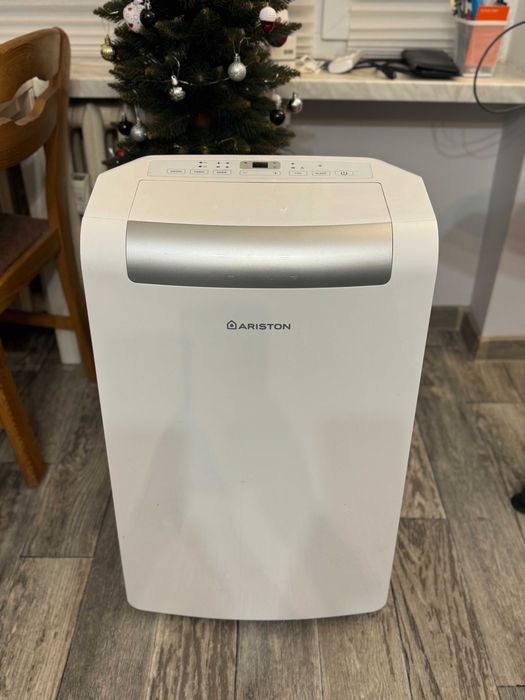 Klimatyzator przenośny Ariston MOBIS 10 PLUS – bardzo dobry stan