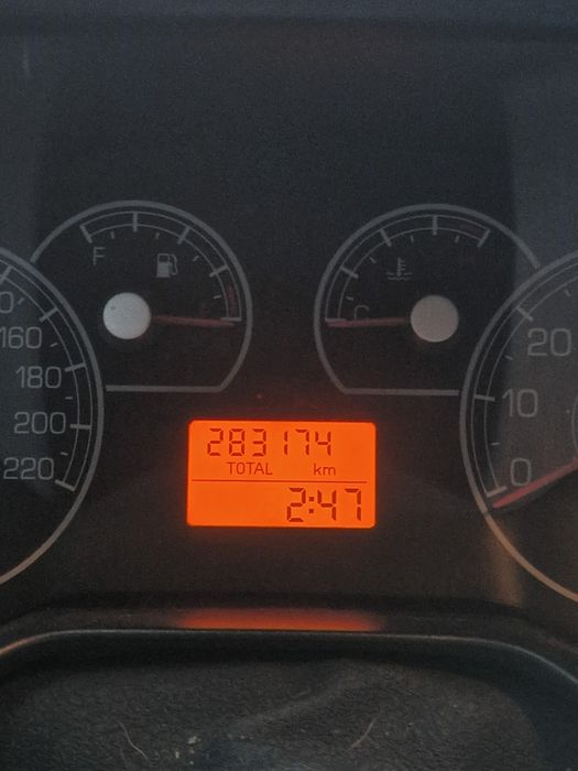 Fiat Grande Punto 2007 1.4 z LPG gaz 283tys km klima ekonomiczny wóz