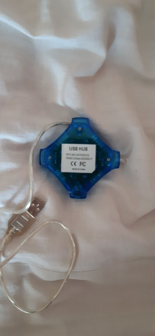Компьютеры. USB HUB на 4 порта в отличном состоянии.Удобный,можно пост