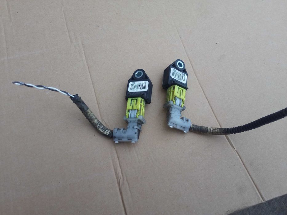 toyota verso 13-18 lift czujnik airbag przód używany