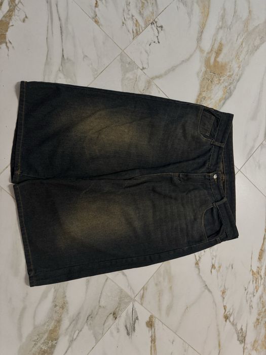 Шорти в стилі y2k