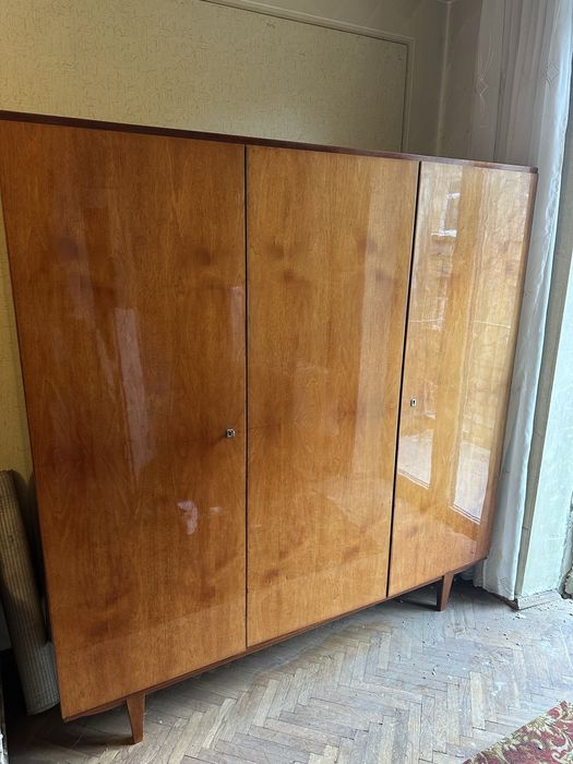 Шафа для одягу натуральне дерево