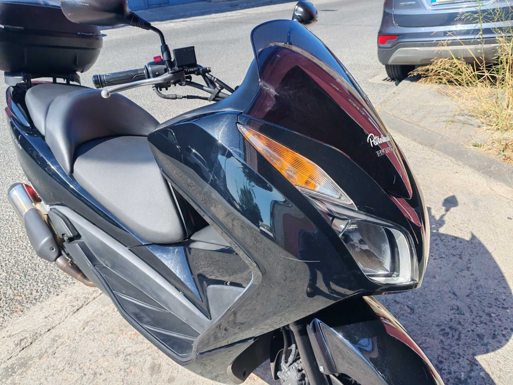 Honda Forza 300 de 2017 em bom estado