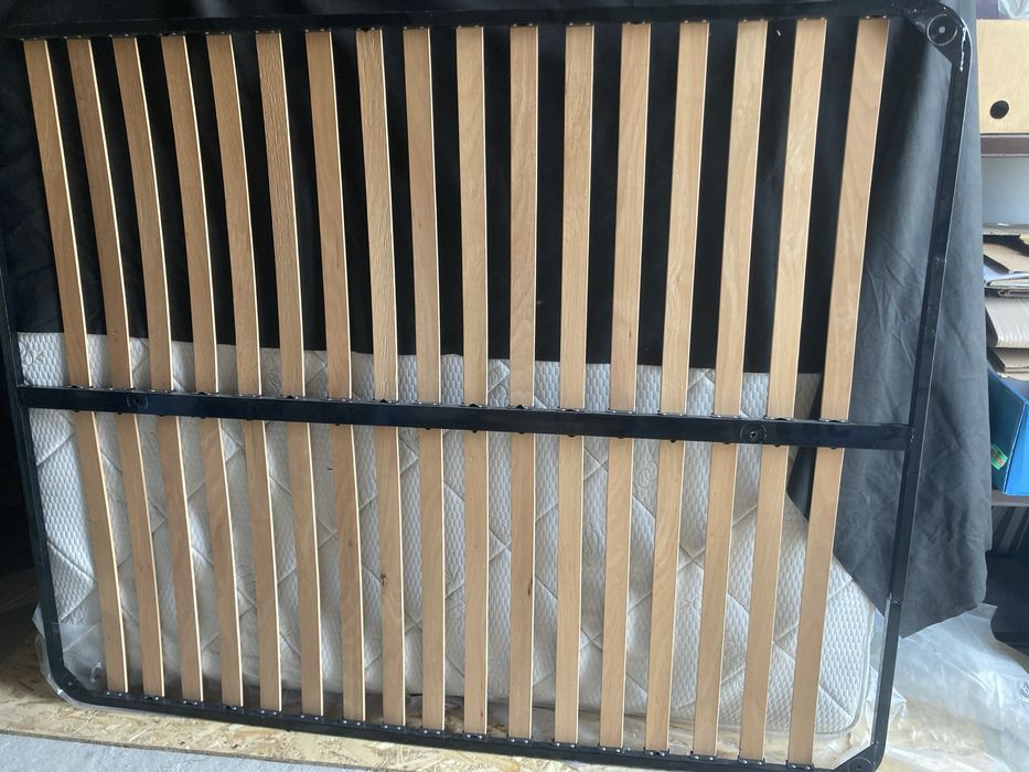 Каркаси для ліжка з ламелями