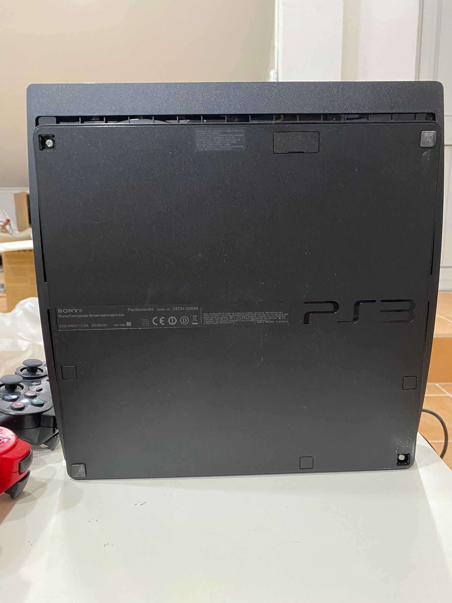 Playstation3 como nova, camara, 2 comandos e 2 jogos