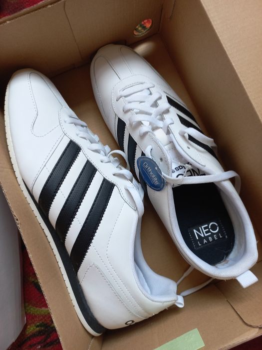 Продам кросівки нові