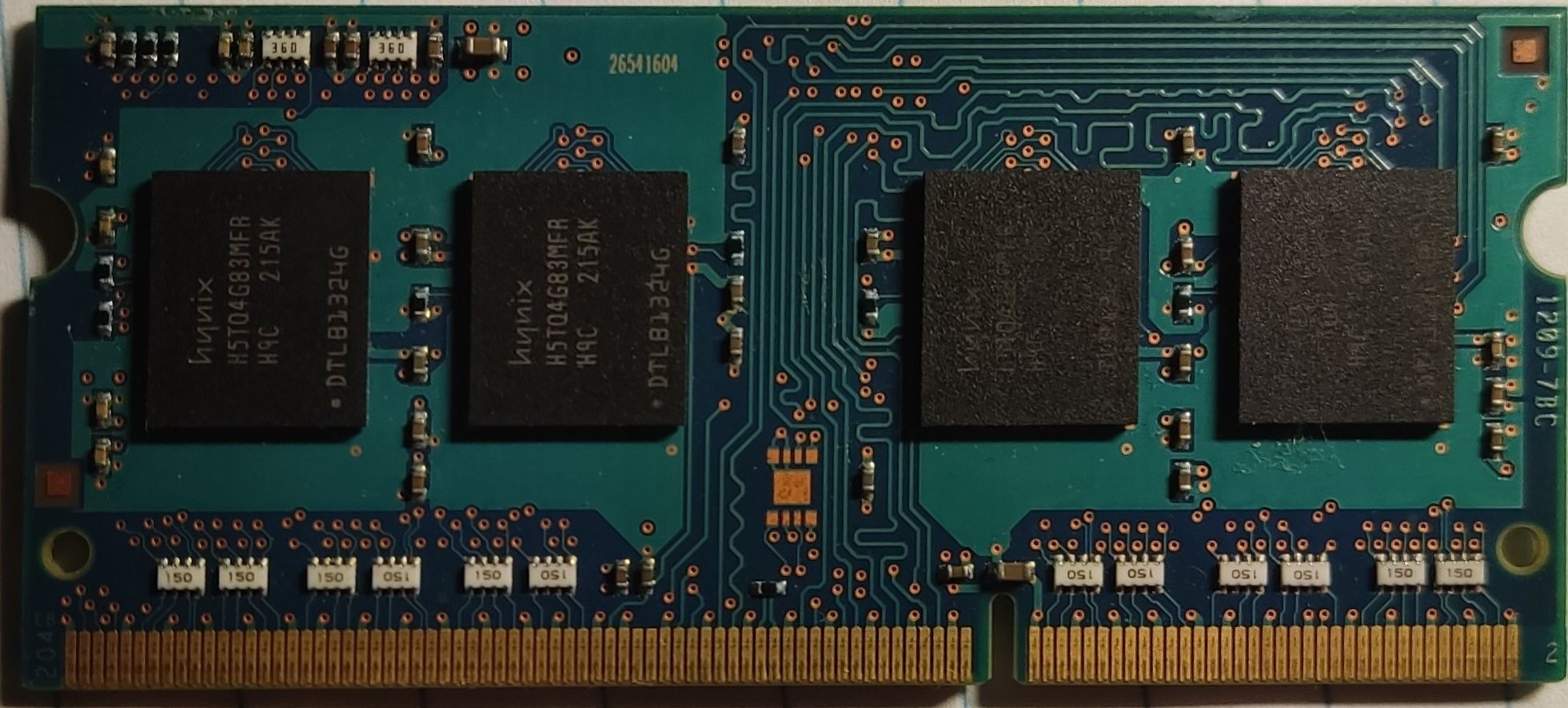 Пам'ять для ноутб SK hynix 4 GB SO-DIMM DDR3 1600 MHz (HMT451S6MFR8C)