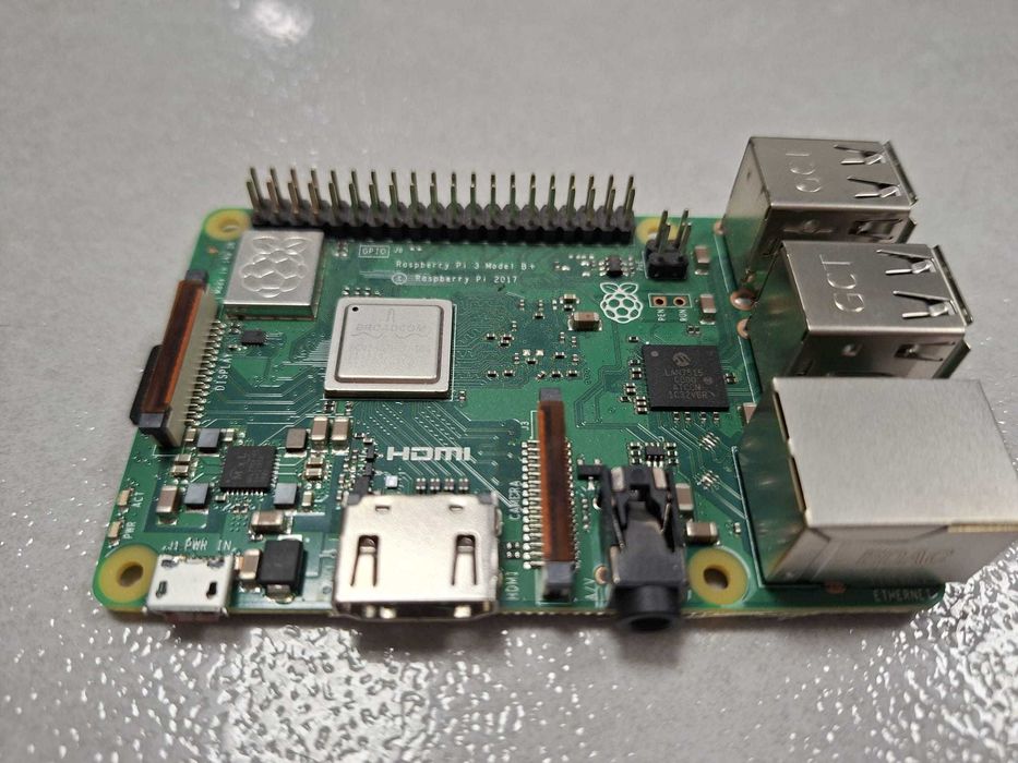 Raspberry Pi 3B+ – stan idealny + oryginalny zasilacz + karta microSD