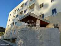 Apartamento T2+1 Renovado c/ Terraço e Box em Arcozelo (1500m Praias)