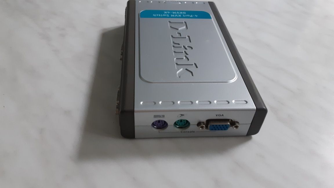 Коммутатор KVM D-link DKVM-4K