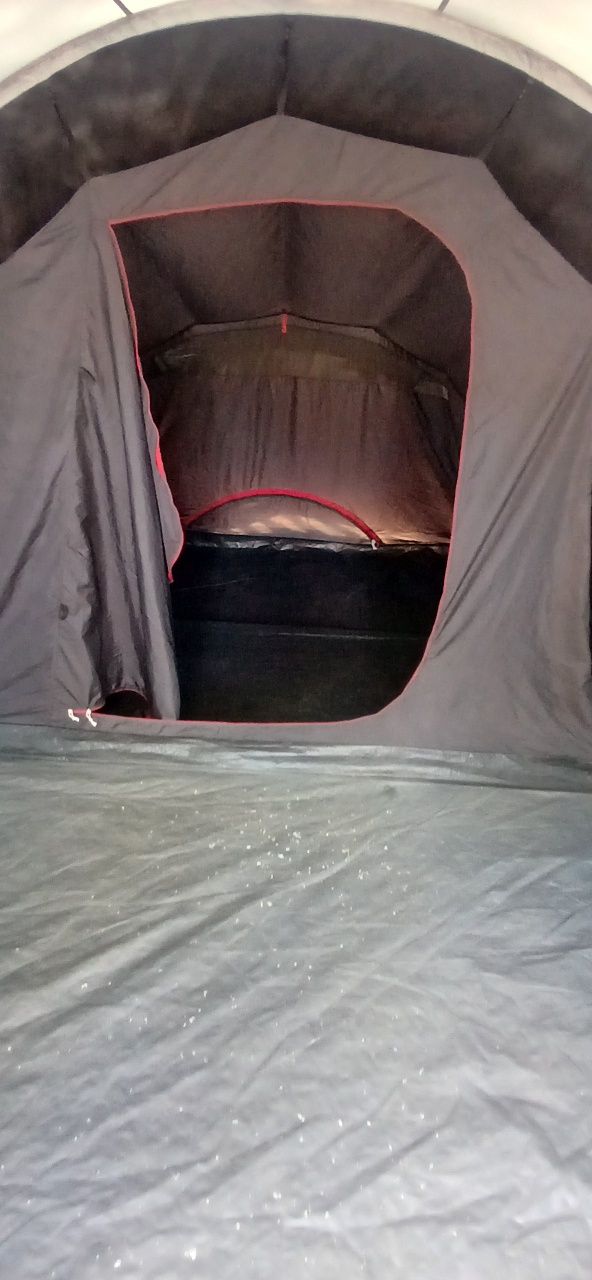 Tenda quechua black  & flech
QUECHUA
QUECHUA
Tenda de campismo com var