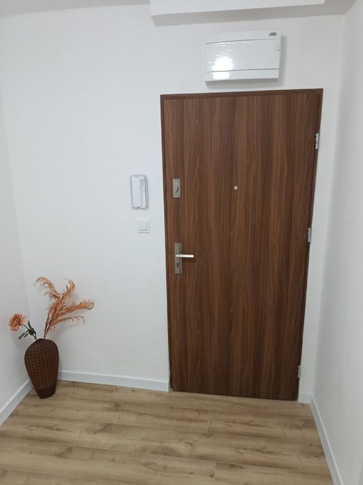 Sprzedam 3 pokojowe mieszkanie po remoncie na Dambonia.