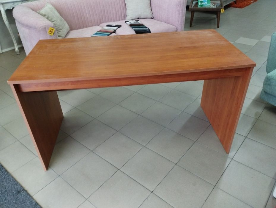 Secretária em cerejeira