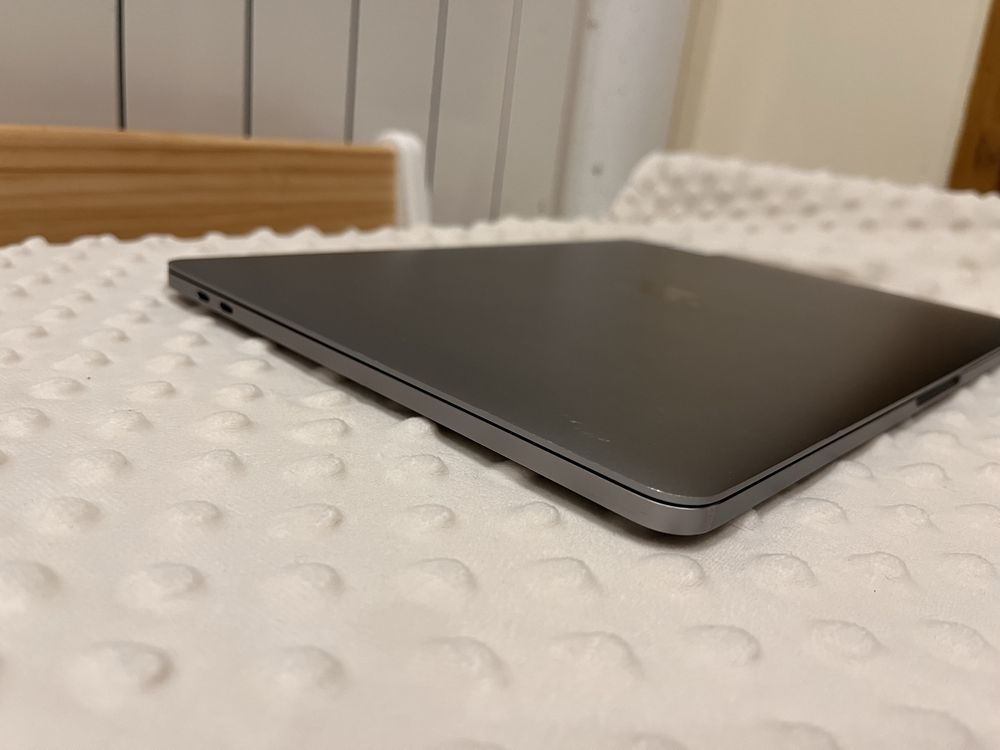 Macbook pro 2020 M1 8gb 256ssd TECLADO PORTUGUÊS