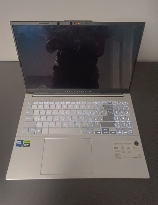 4050 Asus Vivobook pro 15 OLED.