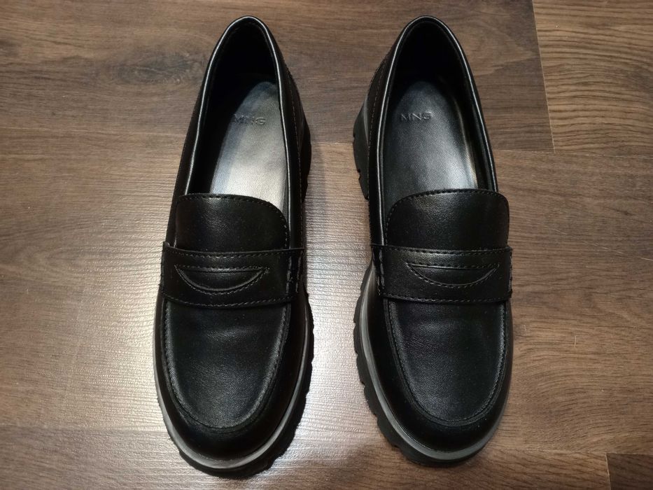 Buty loafersy czarne MNG rozm. 35