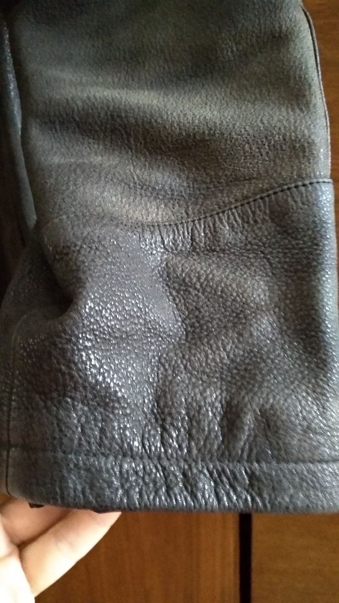 Мужская демисезонная куртка из кожи (б/у)