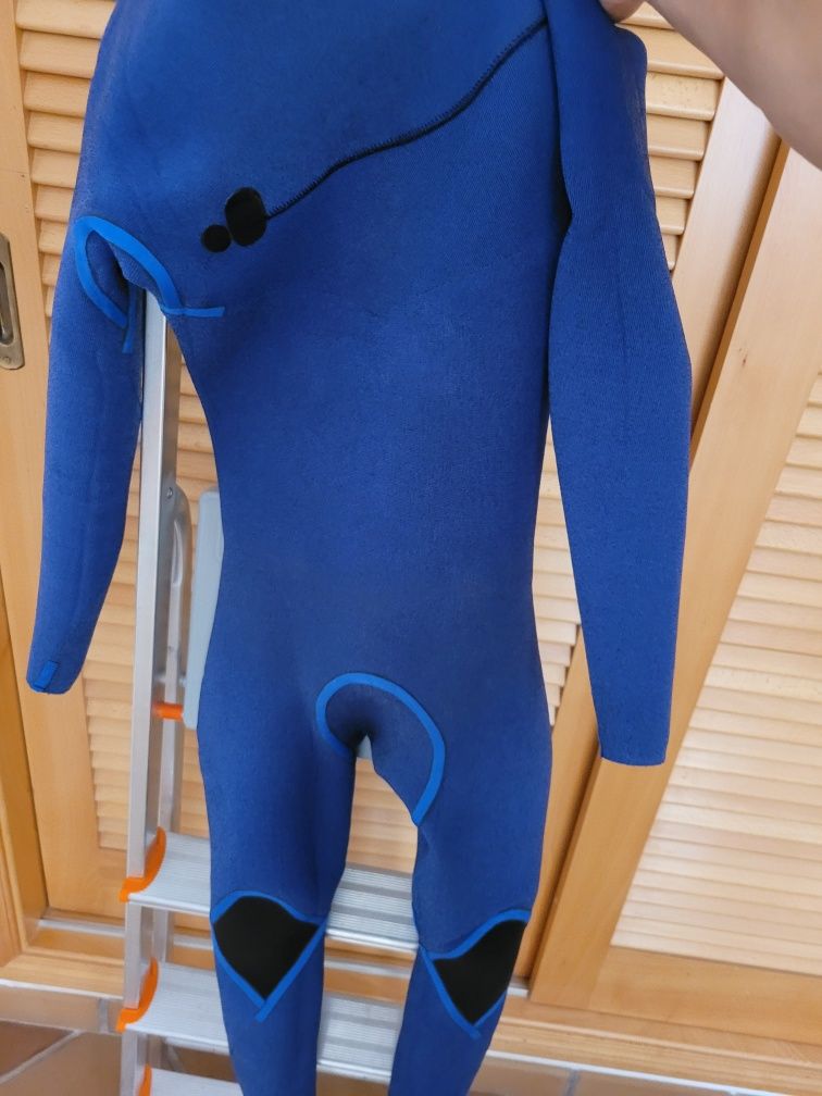 Fato surf RipCurl ebomb 4.3mm S size