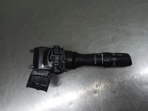 Manípulo do limpa vidros TOYOTA Yaris (_P13_)