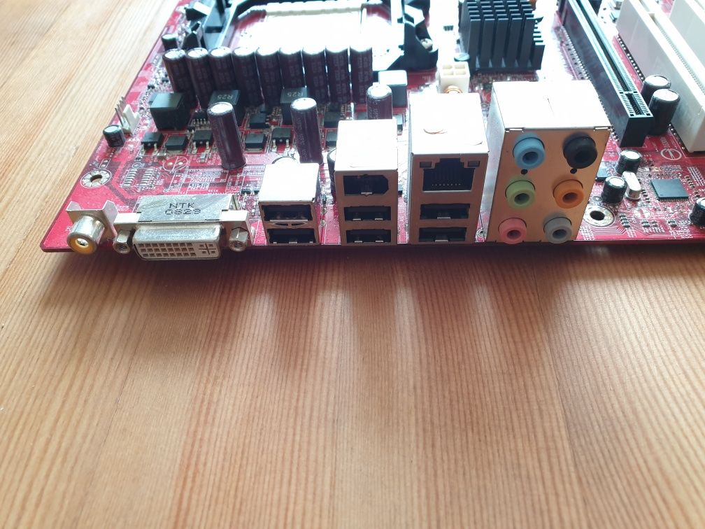 MSI MS-7304 / Płyta główna / Socket AM2 / AM2+ / AMD