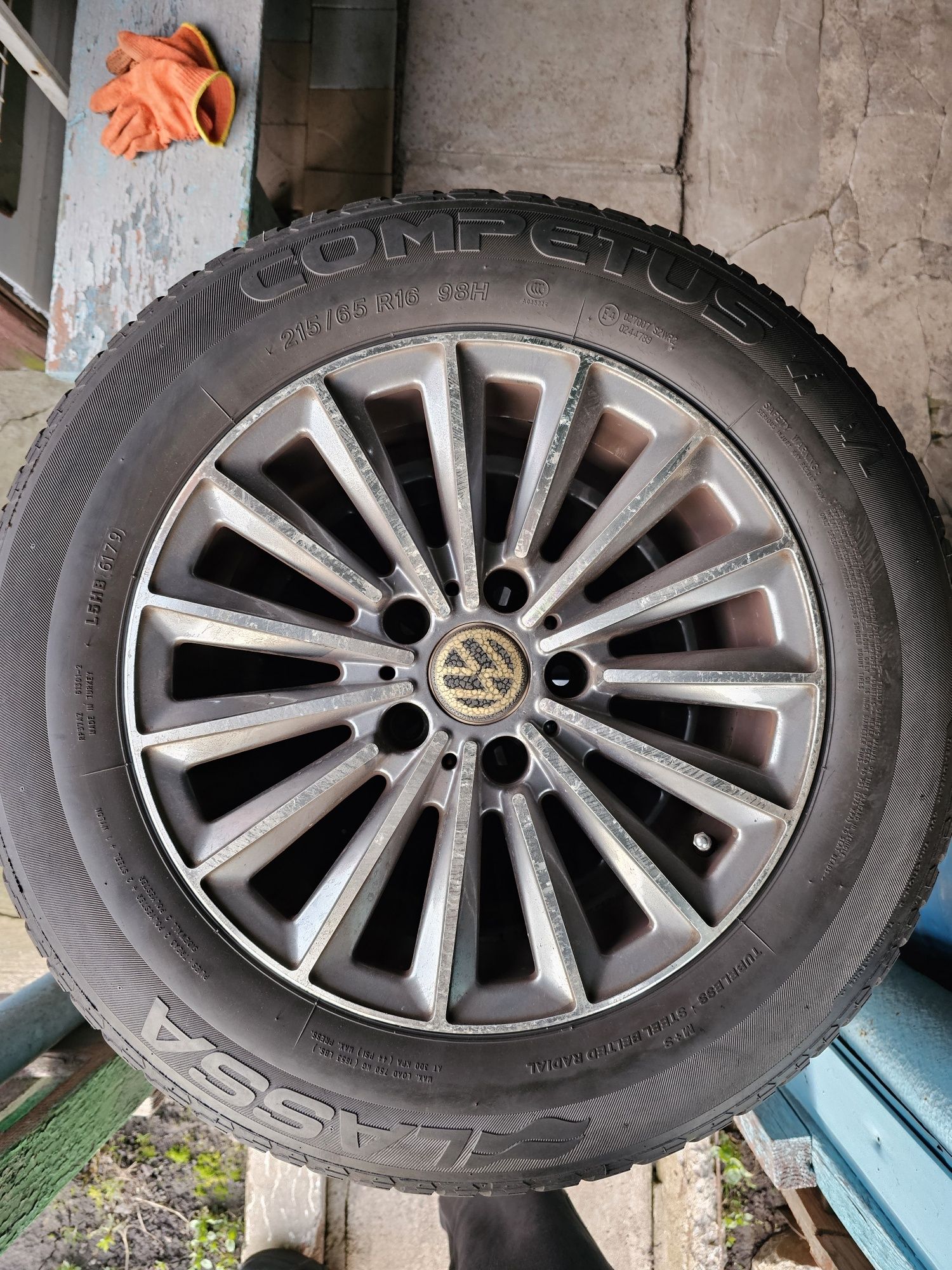 Резина з дисками 215/65 r16