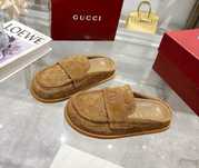 Klapki, mule *Gucci* skora zamszowa