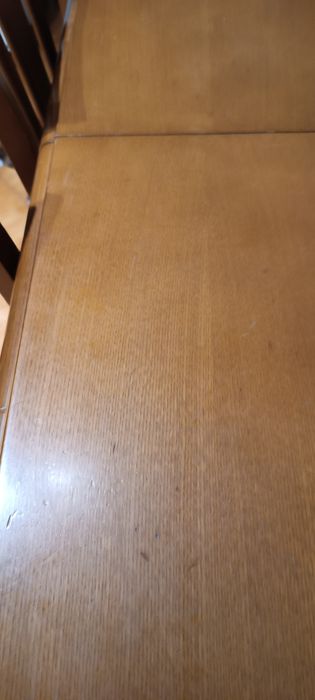 Mobília de sala madeira maciça carvalho e seis cadeiras forradas.