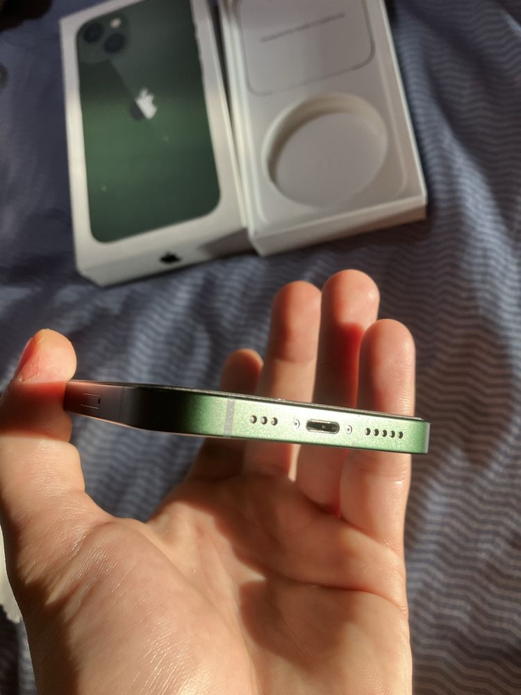 Продам iphone 13 green 128 r sim