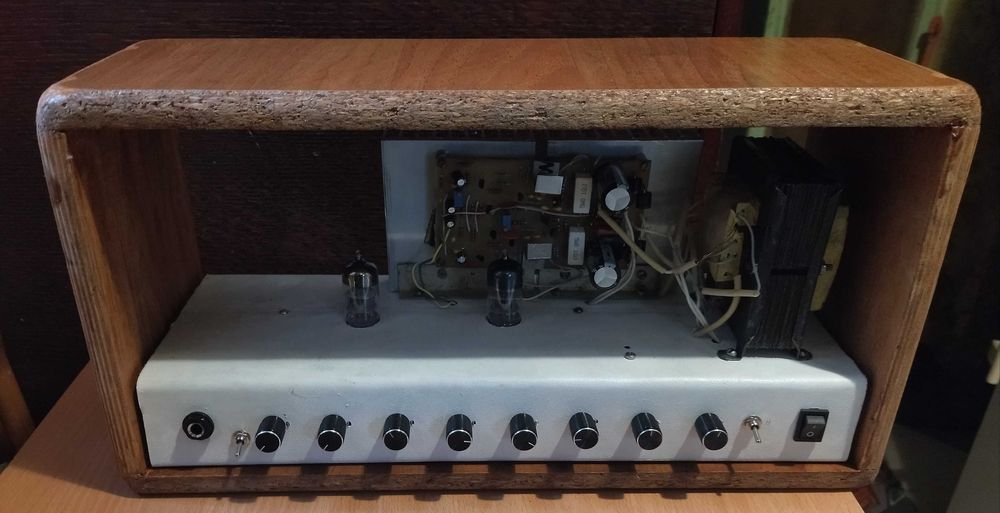 Усилитель для гитары 75  Вт, с ламповым преампом