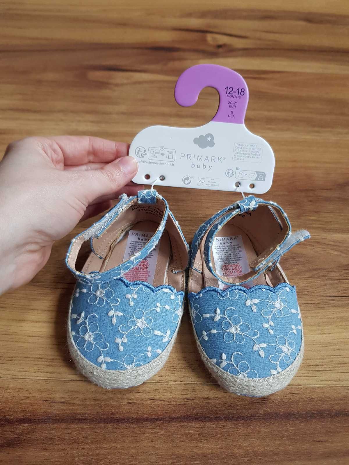 Błękitne sandały dla dziecka 12-18  sandałki  Primark Baby 20-21 EUR