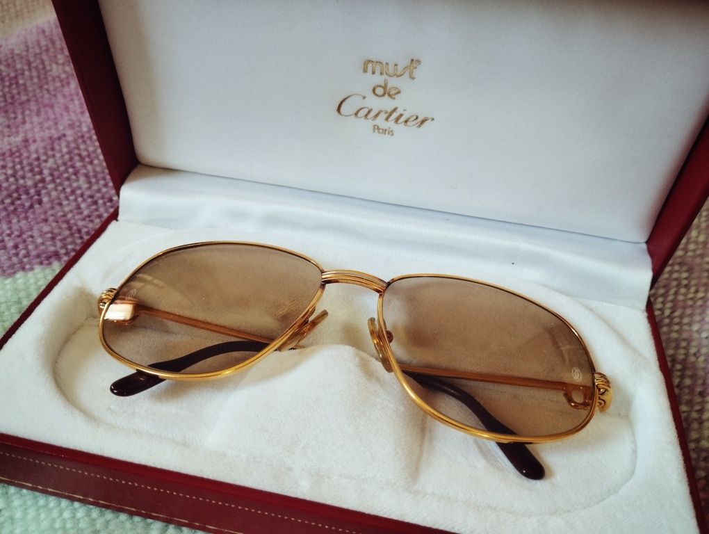 Óculos Cartier Romance Louis 56-16 em ouro 22k