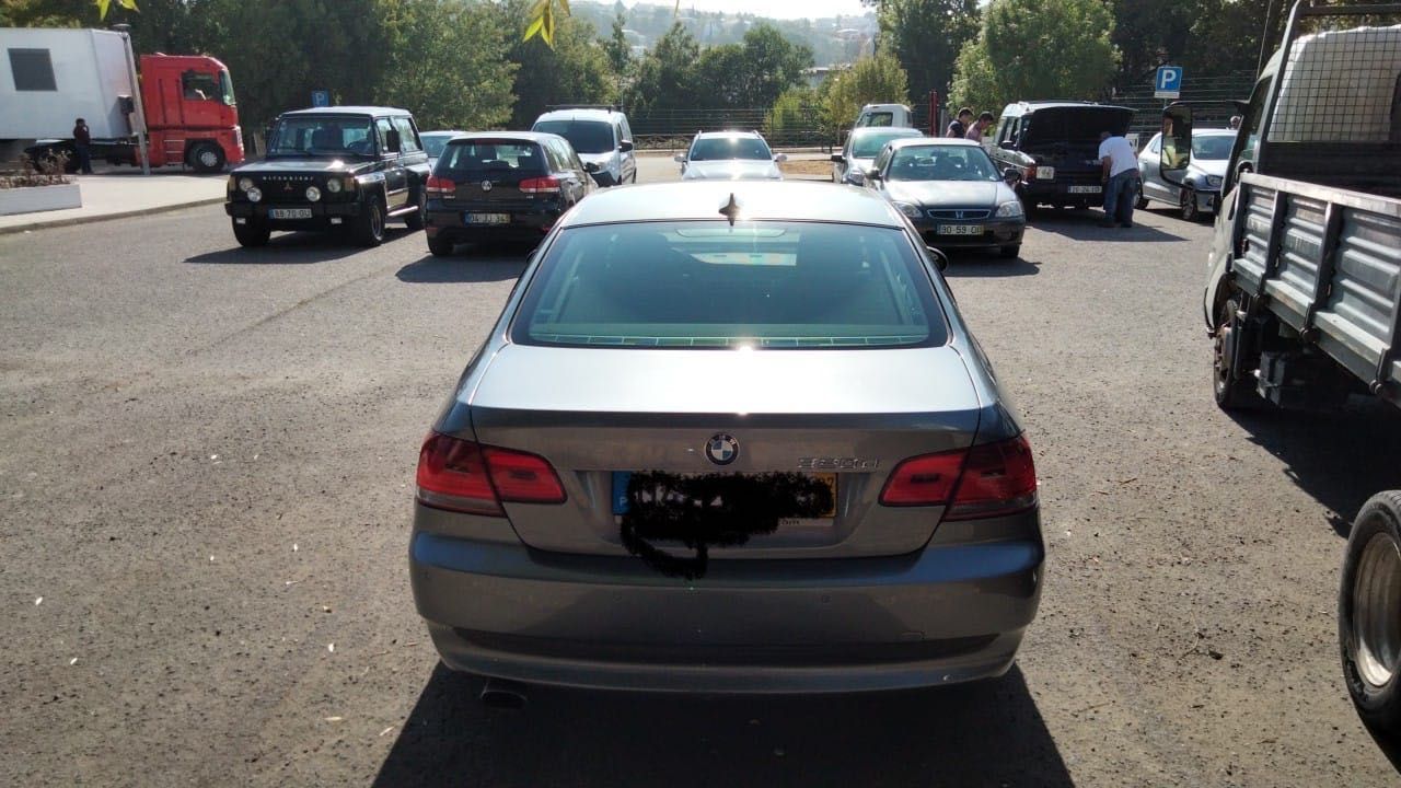 Carro BMW 320d em ótimo estado