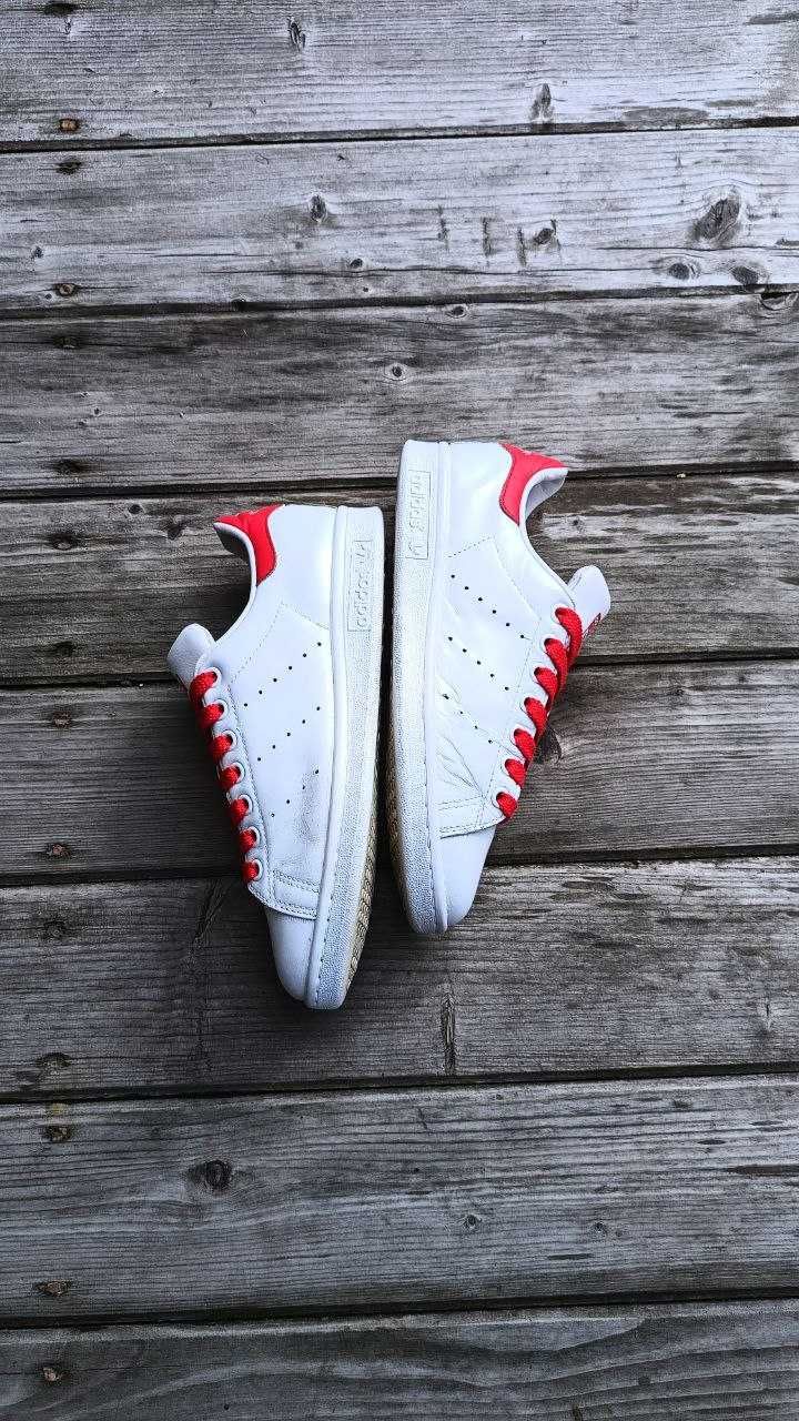Кросівки (38р, устілка 23.5см) Кросівки Адідас (оригінал) Adidas
