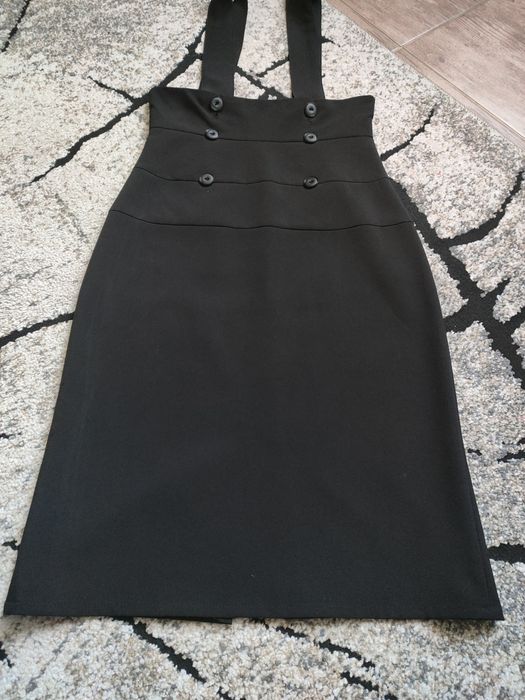 Czarna spódnica na szelki, z wysokim stanem, rozmiar 36