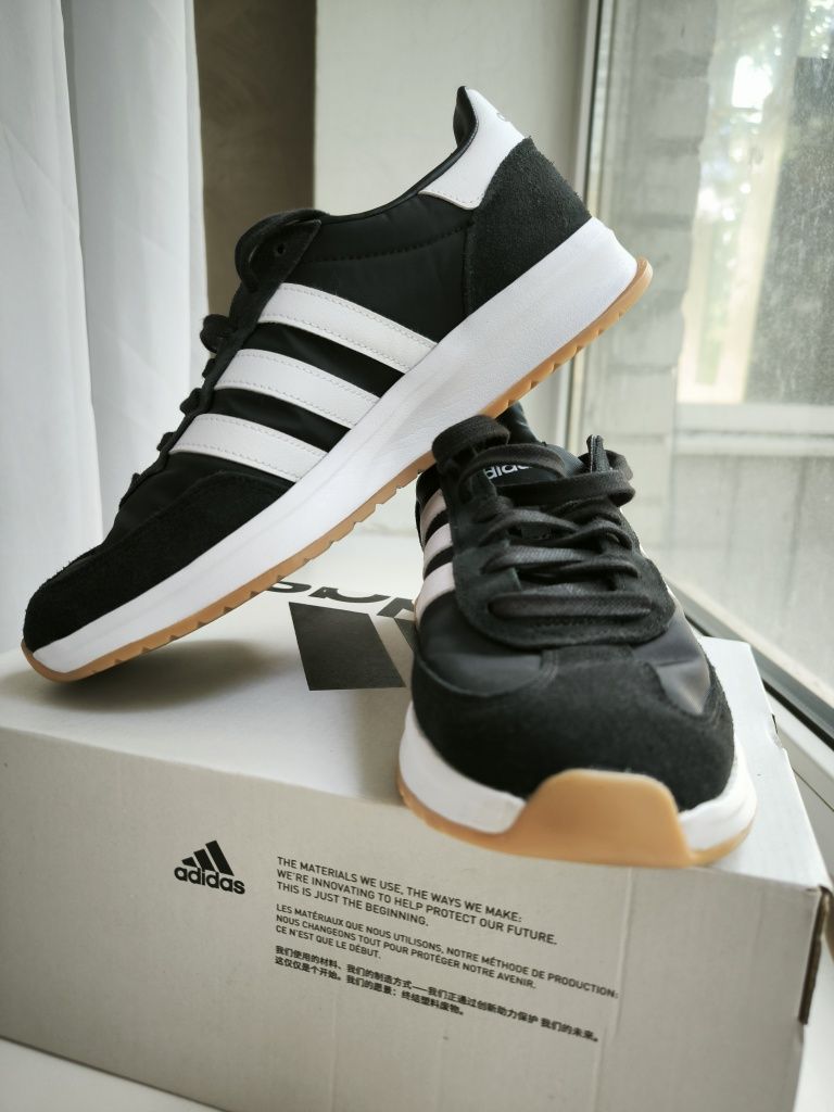 Кроссовки Adidas оригинал 42 р. 26.5 см