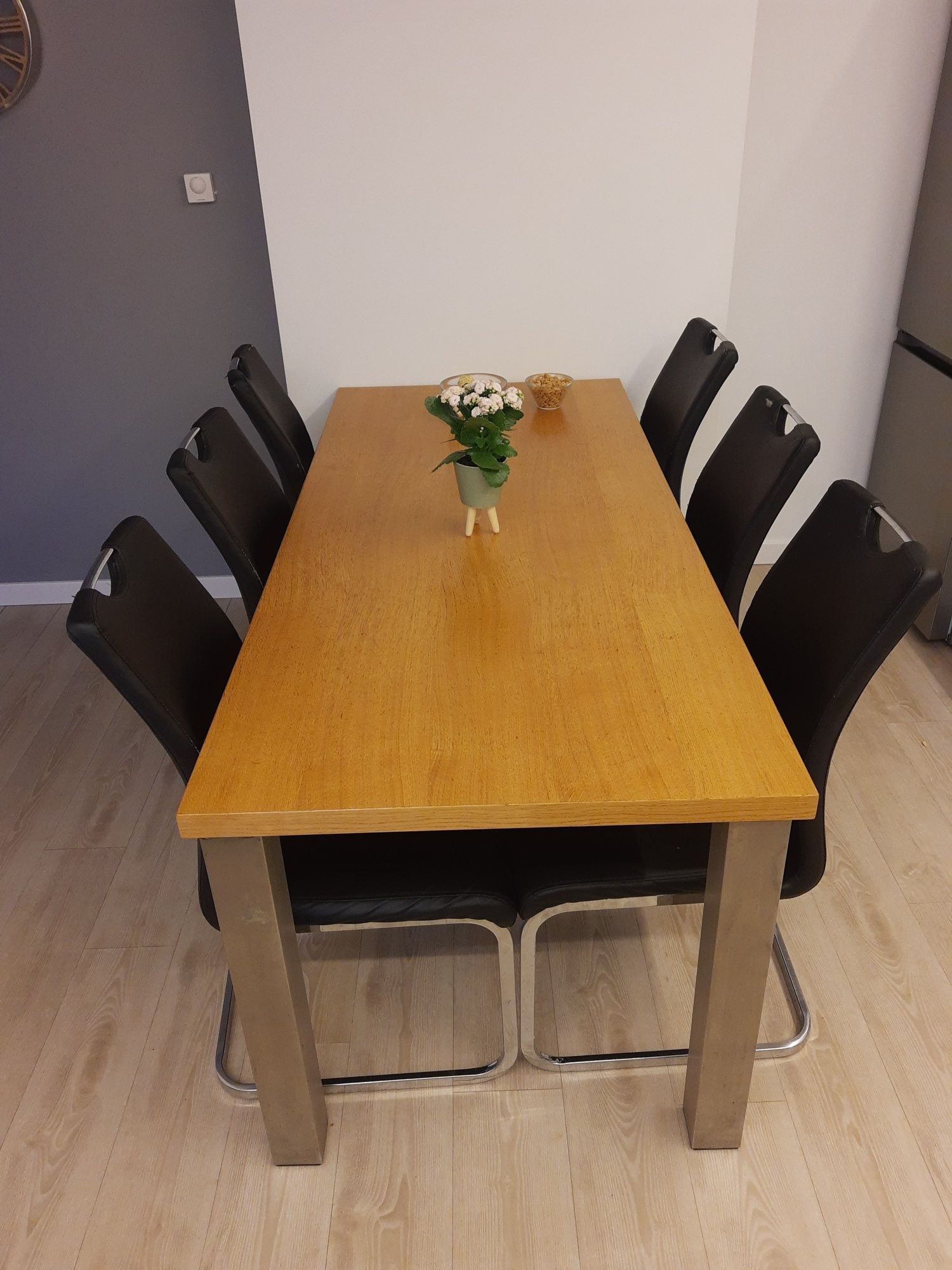 Stół z krzesłami do kuchni, jadalni, salonu
