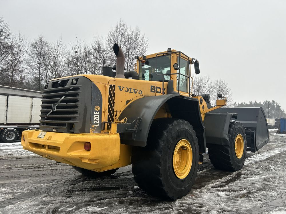Ładowarka kołowa VOLVO L220E 35ton 2007 fadroma