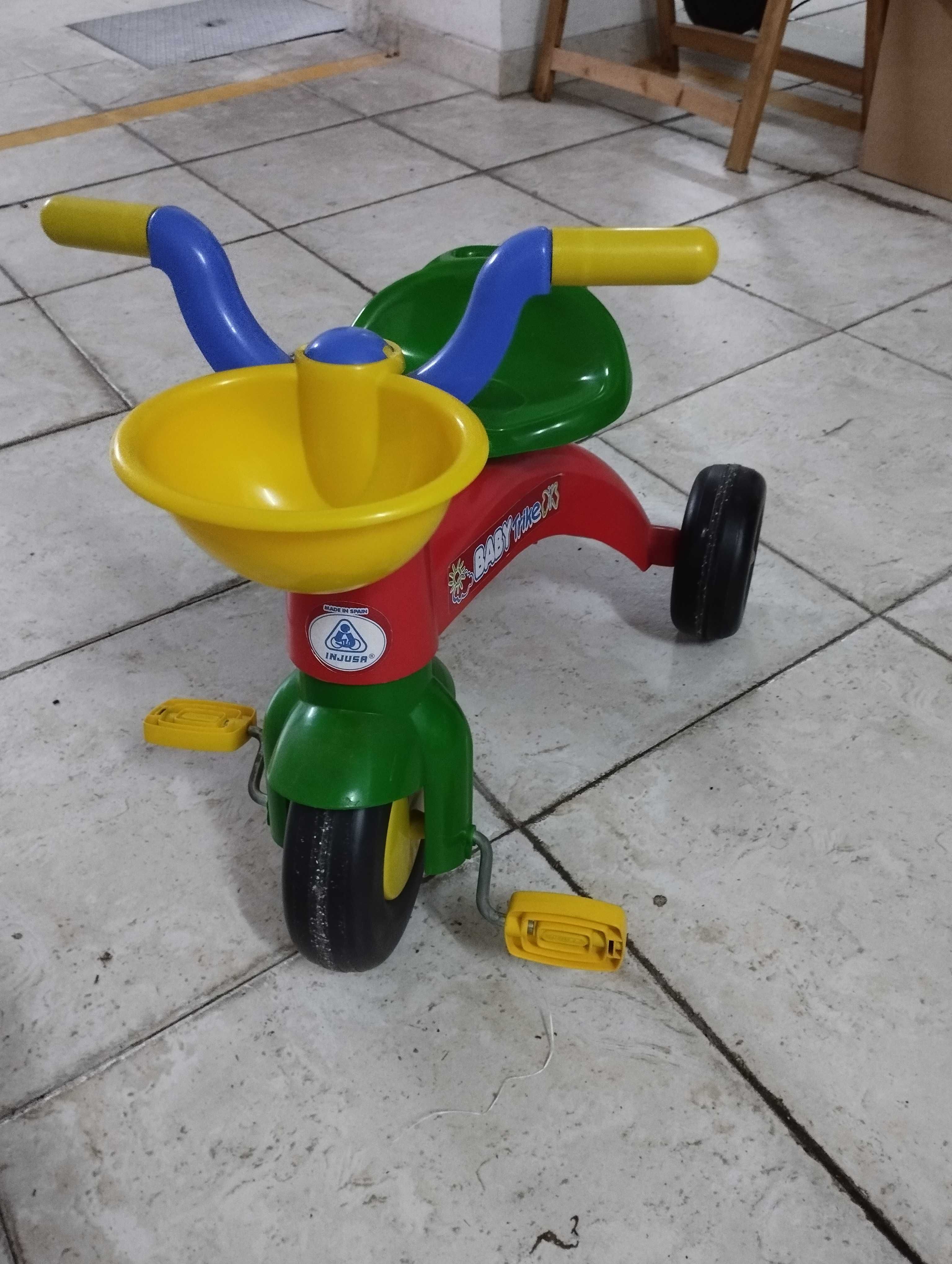 Triciclo (3 anos)