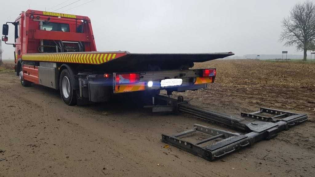 MAN 12.220 Hydrauliczna platforma, widelec oraz hydrauliczna wciągarka
