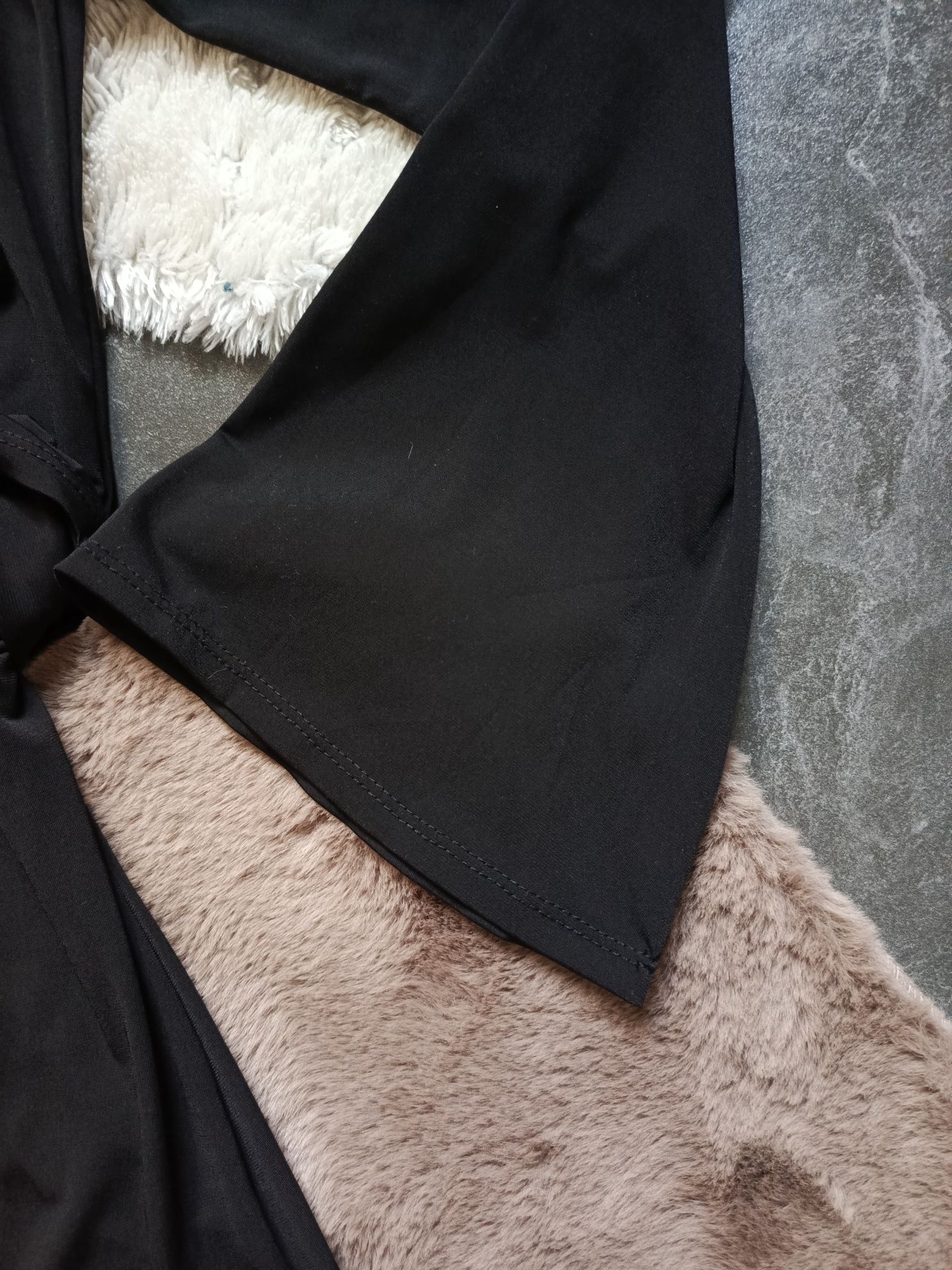 Elegancka czarna sukienka kopertowa "Never Fully Dressed", M/38