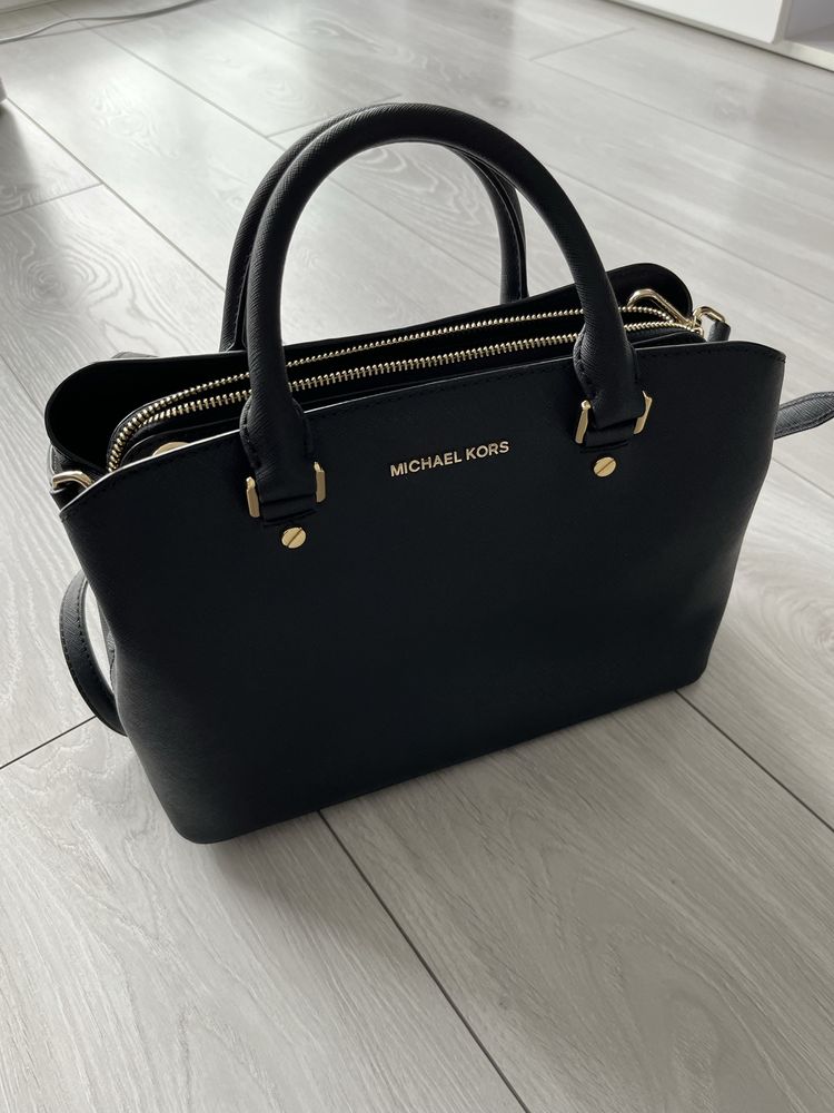 Michael Kors torebka czarna kuferek na ramię listonoszka damska